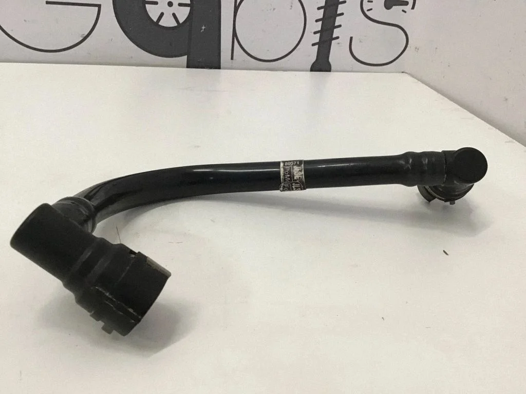 Engine coolant pipe/hose JL3E6K8