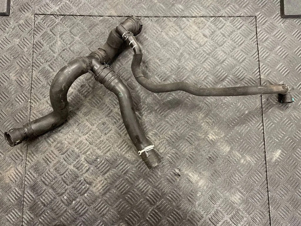 Engine coolant pipe/hose – Land Rover Range Rover L405 (2013-2021)