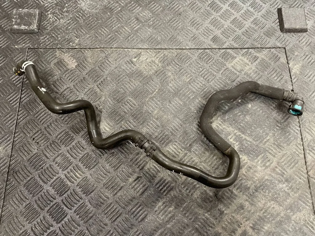 Engine coolant pipe/hose – Land Rover Range Rover L405 (2013-2021)