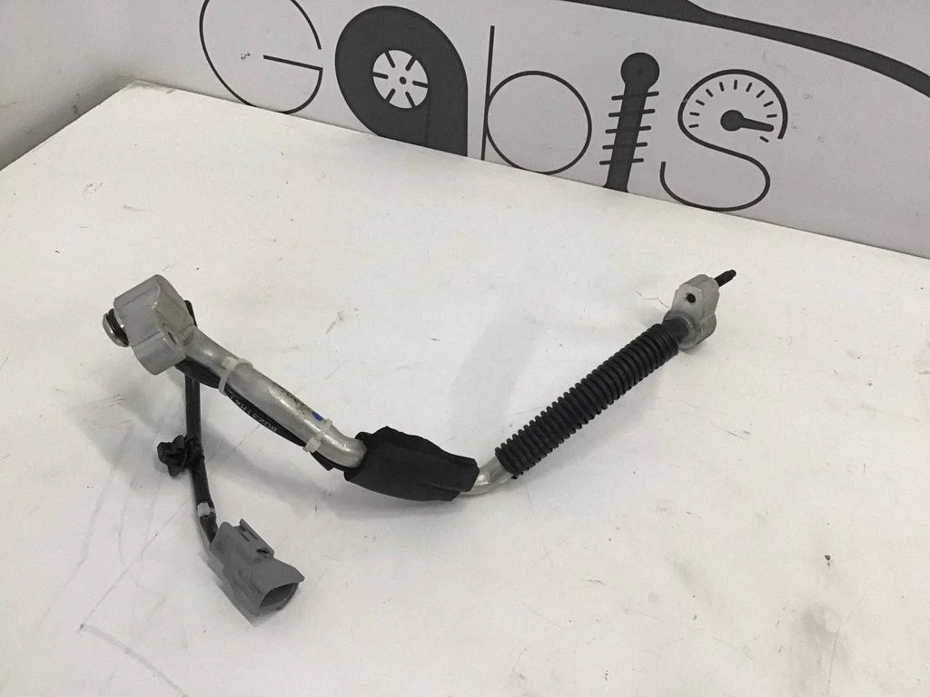 Air conditioning (A/C) pipe/hose – Toyota RAV 4 (XA50) (2018-)