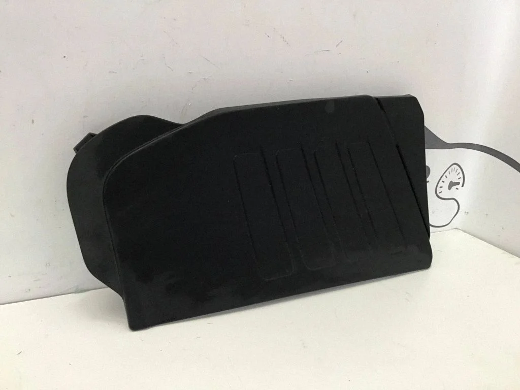 Engine cover (trim) A2540108700