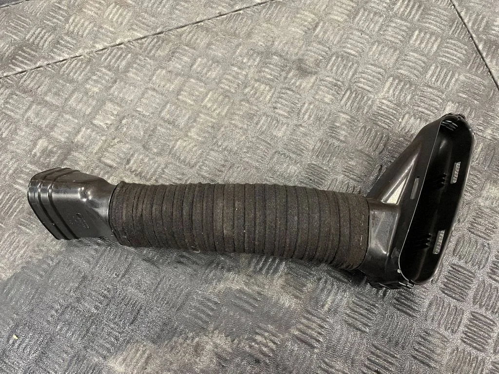 Air intake duct part A6420948597