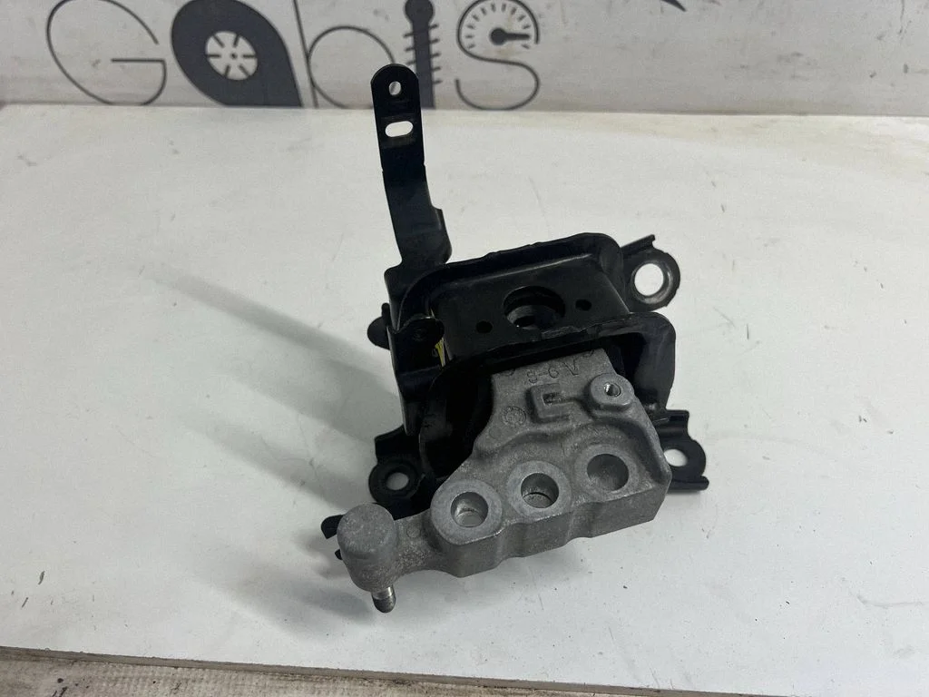Engine mount bracket M4141075 – Toyota RAV 4 (XA50) (2018-)