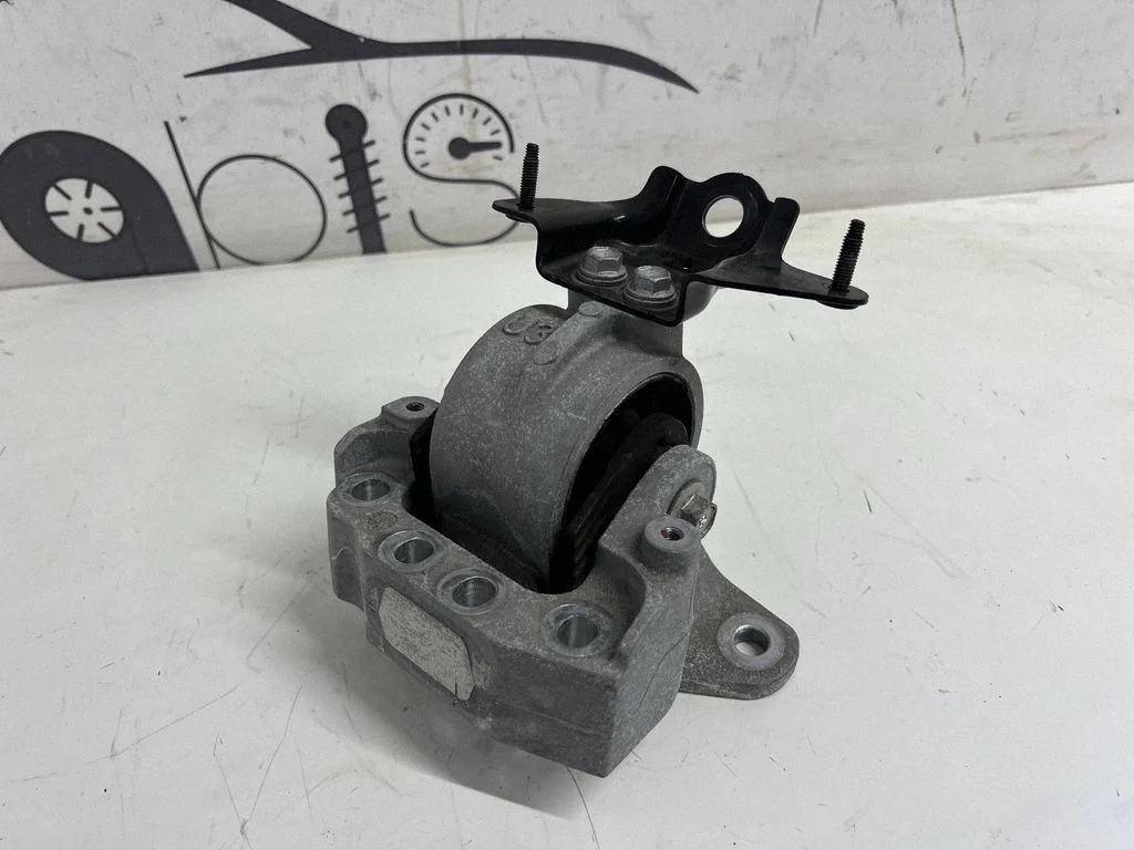Engine mount bracket – Toyota RAV 4 (XA50) (2018-)