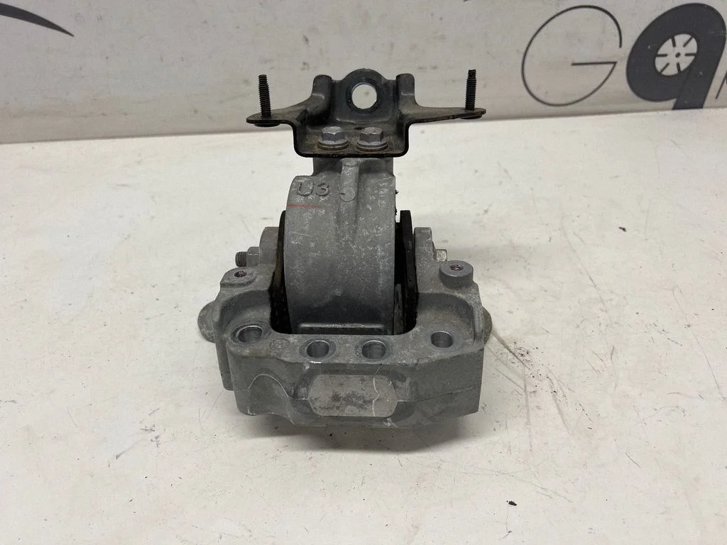 Engine mount bracket – Toyota RAV 4 (XA50) (2018-)