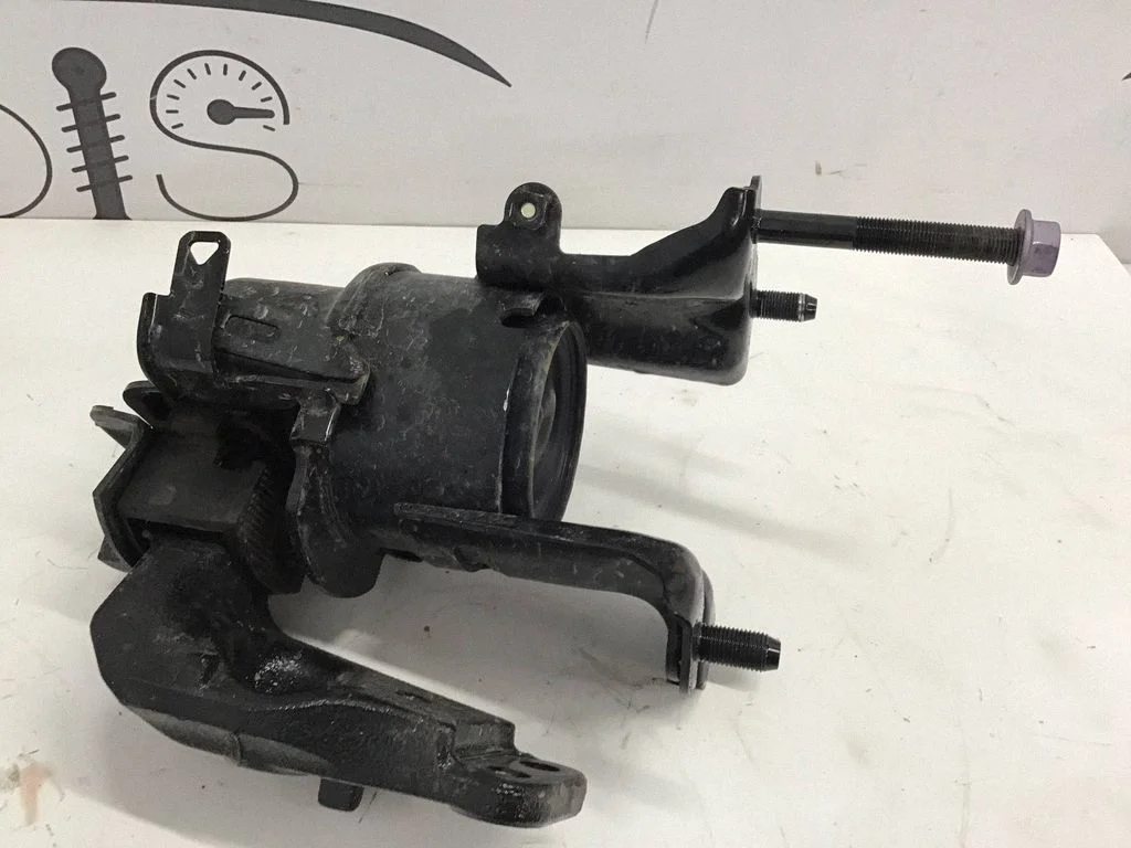 Engine mount bracket – Toyota RAV 4 (XA50) (2018-)
