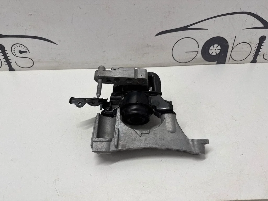 Engine mount bracket – Toyota RAV 4 (XA50) (2018-)