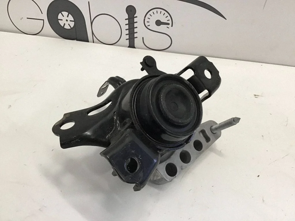 Engine mount bracket