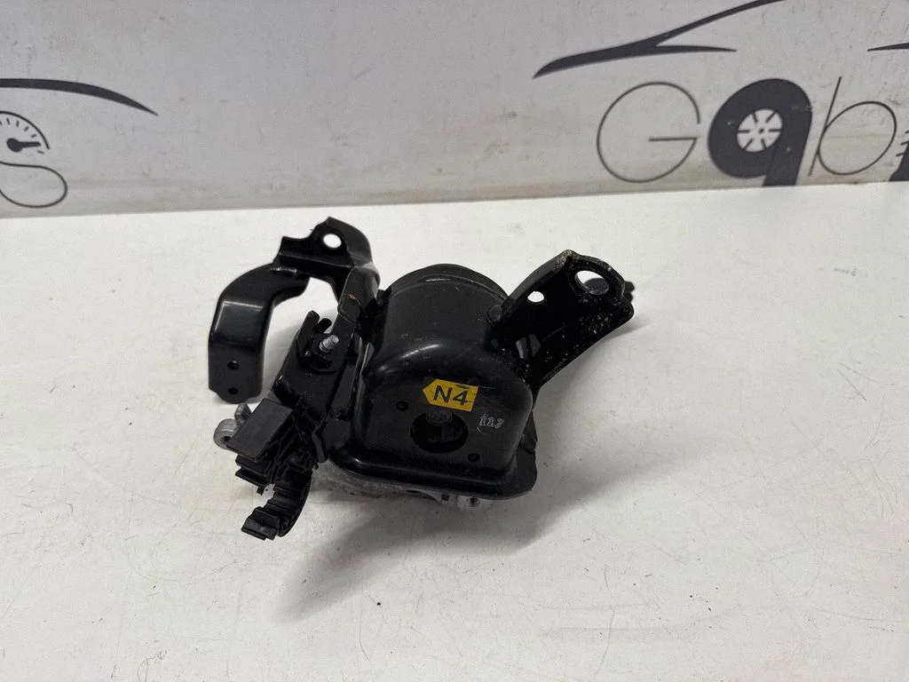 Engine mount bracket – Lexus UX (2018-)