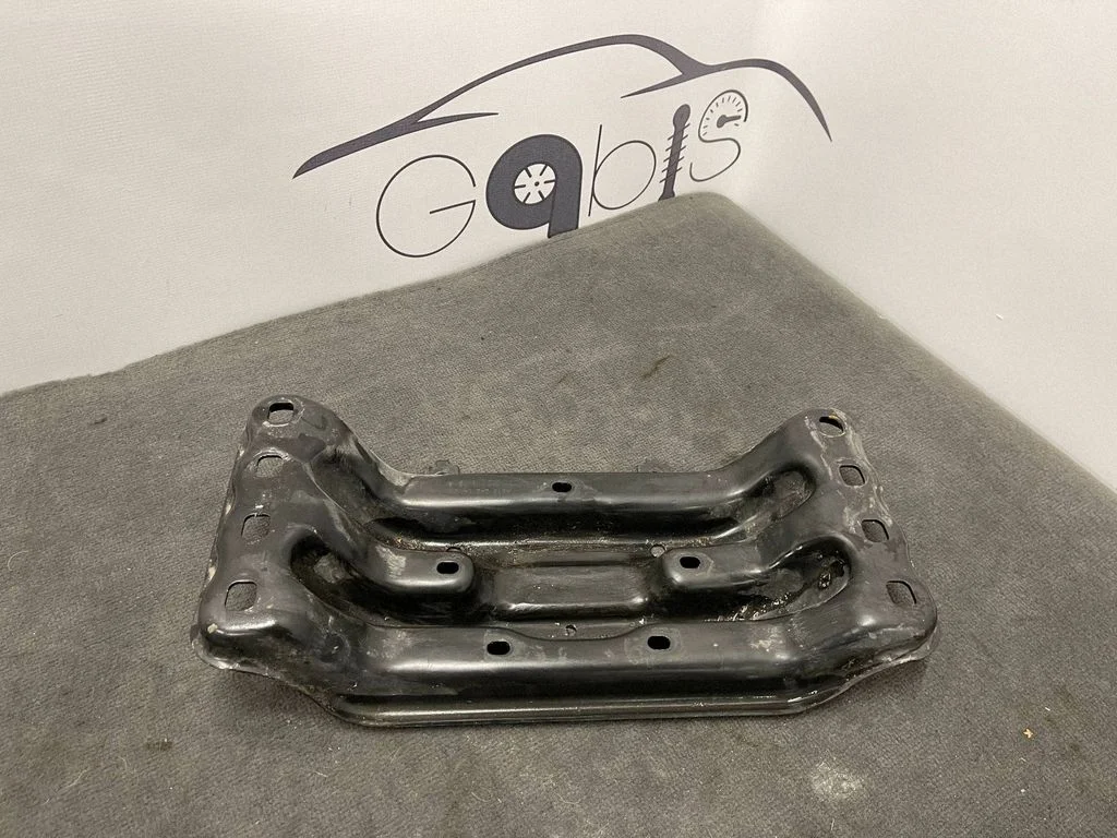 Engine mounting bracket A2132420401