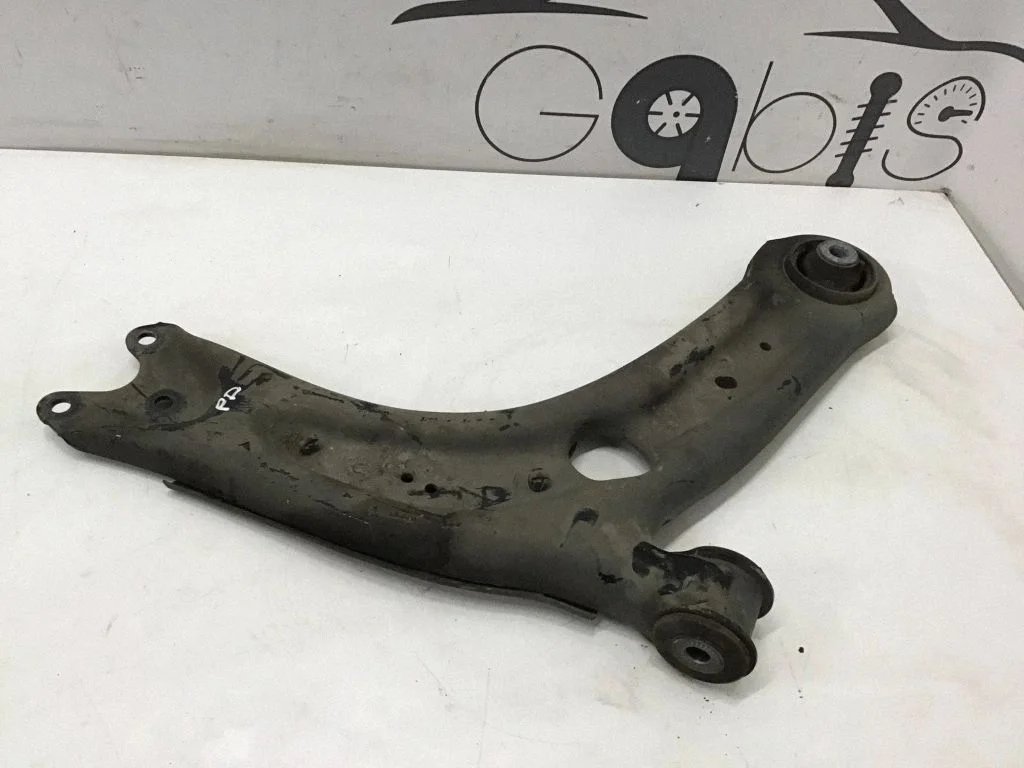 Front lower control arm/wishbone – front right