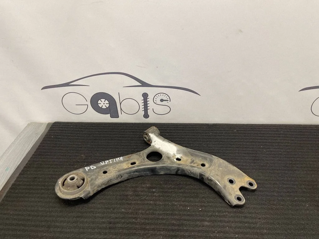 Front lower control arm/wishbone – front right