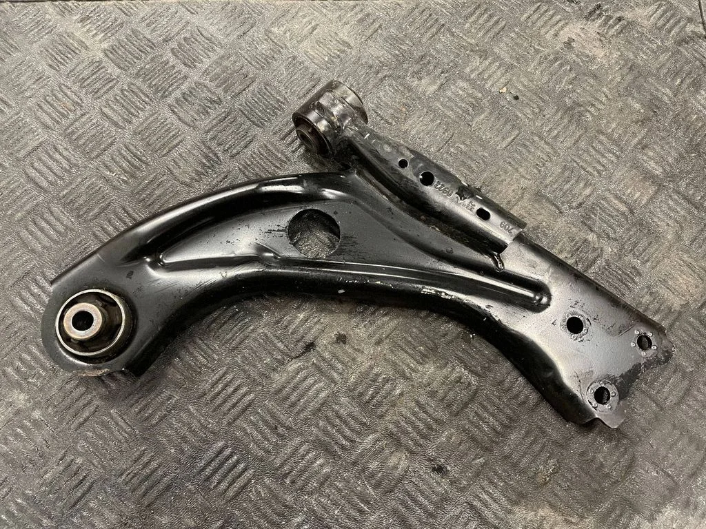 Front lower control arm/wishbone 7BAA260123761G – Opel Grandland X (2017-2024)