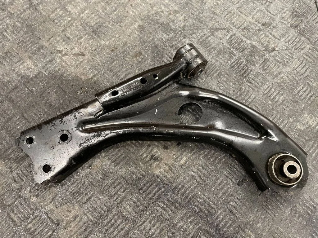 Front lower control arm/wishbone 7AAA266095577D – Opel Grandland X (2017-2024)