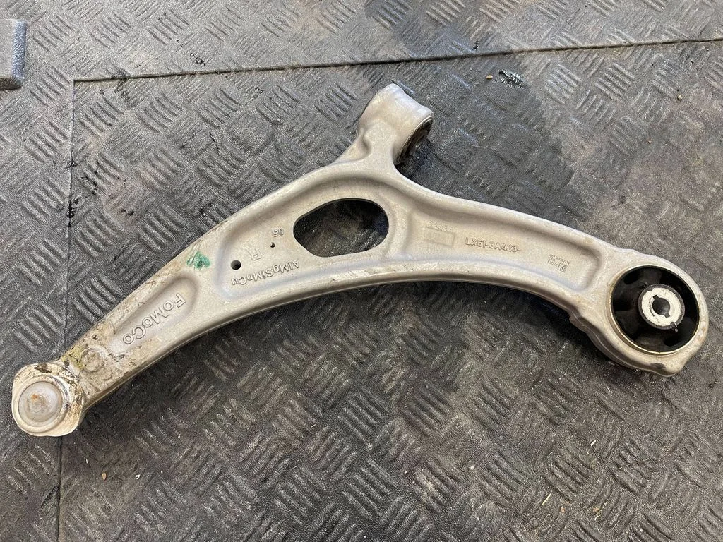 Front lower control arm/wishbone LX613A423 – Ford Kuga III (2020-)