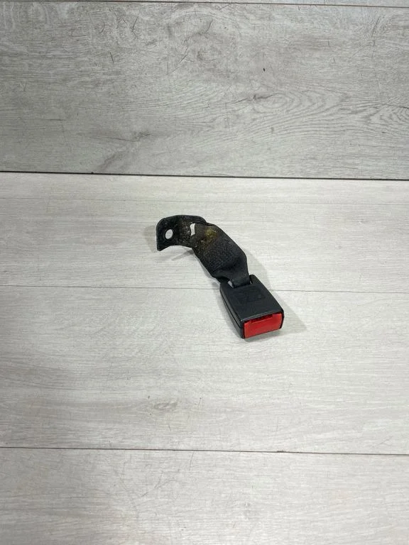 Tagumise turvavöö pannal 9117261