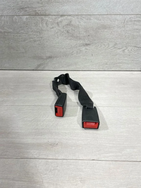 Rear seatbelt buckle – BMW 3 Series E90 E91 (2005-2012)