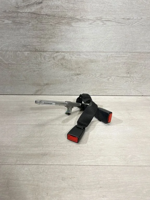 Rear seatbelt buckle – BMW 3 Series E90 E91 (2005-2012)
