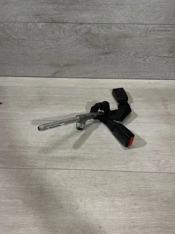 Rear seatbelt buckle – BMW 3 Series E90 E91 (2005-2012)