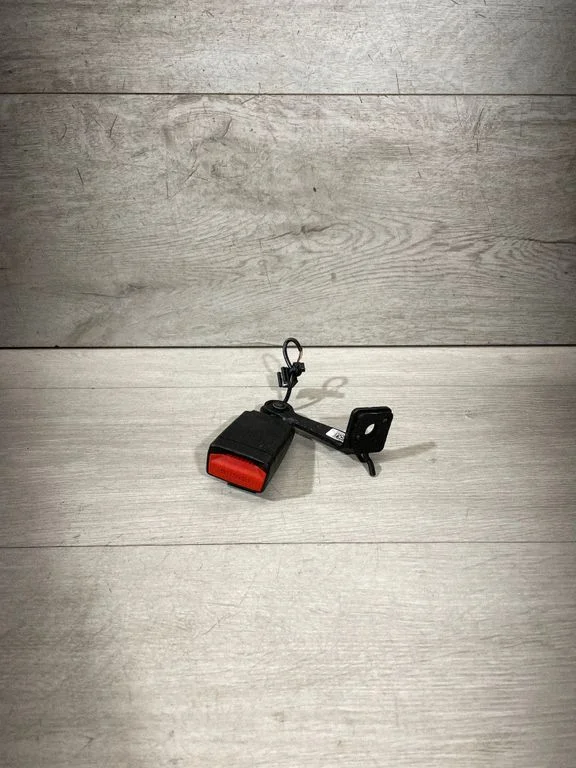 Rear seatbelt buckle – BMW 3 Series F30 F35 F31 (2012-2018)