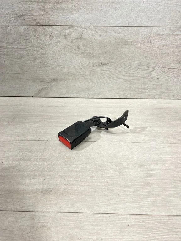 Rear seatbelt buckle – BMW 3 Series GT F34 (2013-2017)