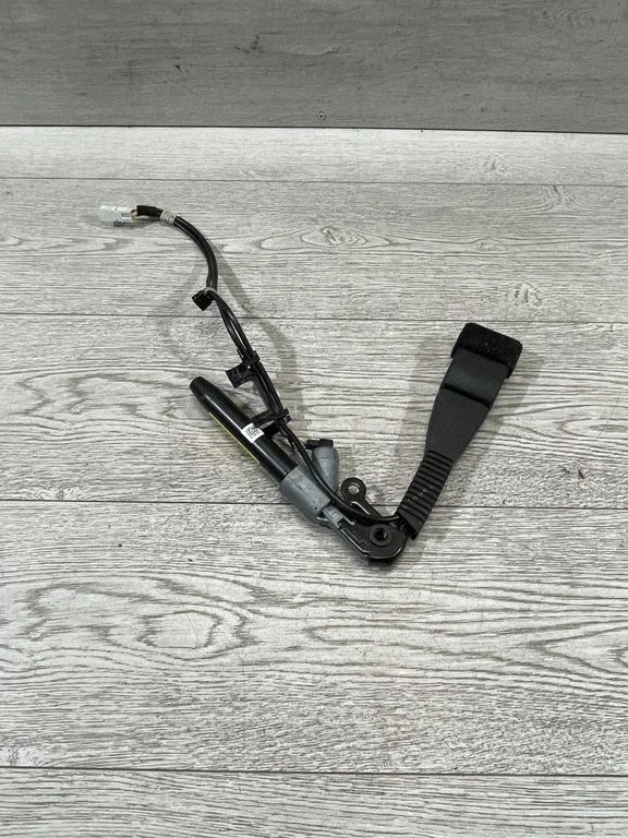 Zapięcie pasa przednie – BMW X3 F25 (2010-2017)