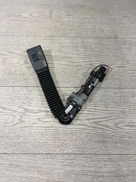 Eesmise turvavöö pannal – BMW 5-seeria GT F07 (2010-2017)