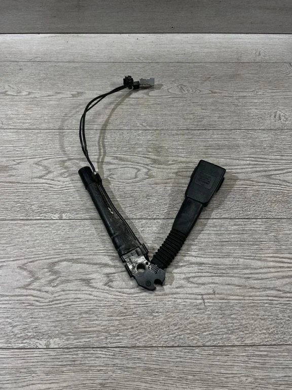 Eesmise turvavöö pannal – BMW 3-seeria E90 E91 (2005-2012)