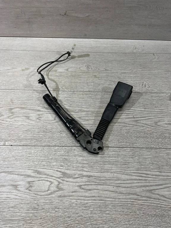 Front seatbelt buckle – BMW 3 Series F30 F35 F31 (2012-2018)