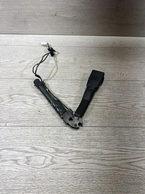 Front seatbelt buckle – BMW 3 Series F30 F35 F31 (2012-2018)
