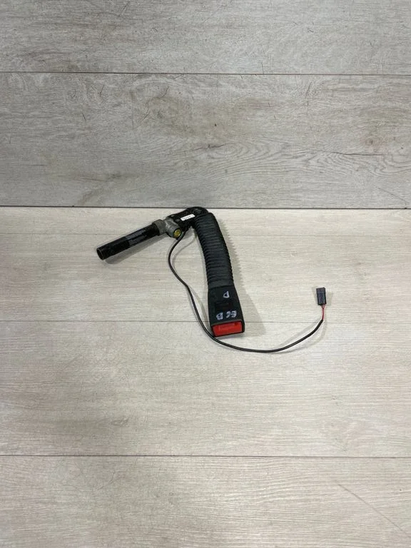 Eesmise turvavöö pannal – BMW 5-seeria E60 E61 (2004-2010)