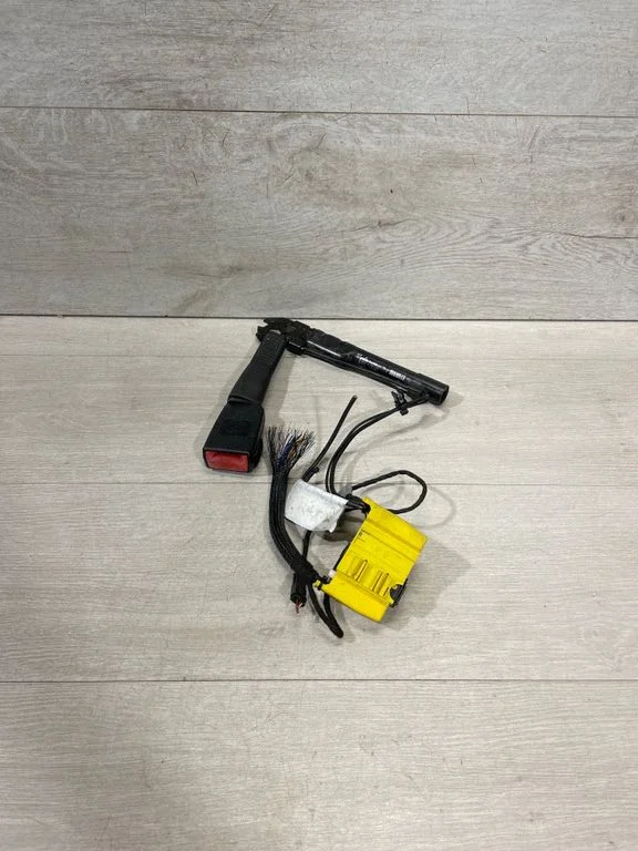Eesmise turvavöö pannal – BMW 3-seeria E90 E91 (2005-2012)