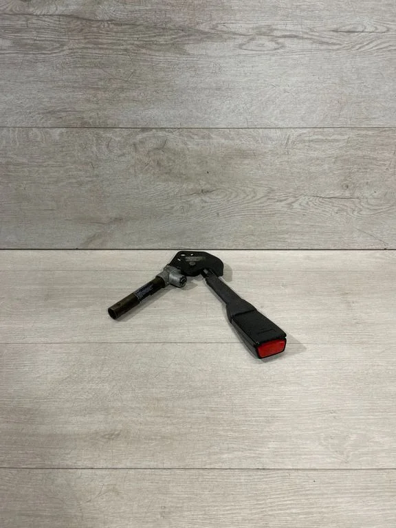 Front seatbelt buckle – BMW 5 Series E39 (1996-2003)