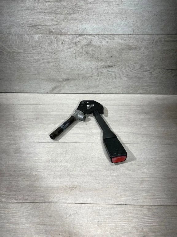 Front seatbelt buckle – BMW 5 Series E39 (1996-2003)