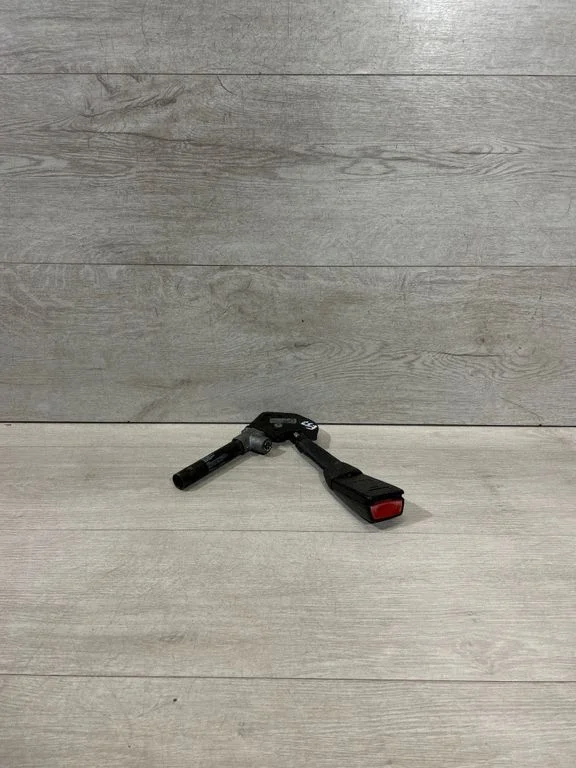 Front seatbelt buckle – BMW 5 Series E39 (1996-2003)