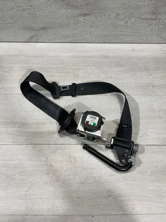 Front seatbelt – BMW 5 Series F10 F11 (2009-2016)