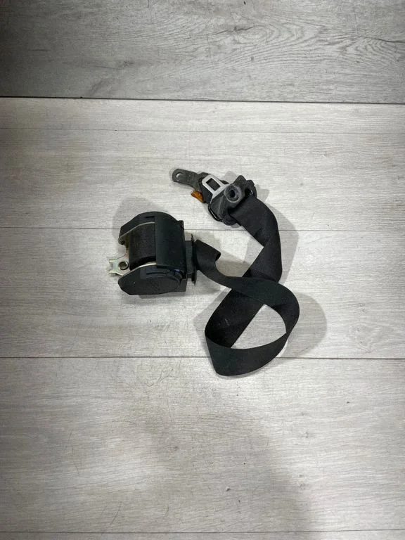 Front seatbelt – BMW 5 Series E39 (1996-2003)