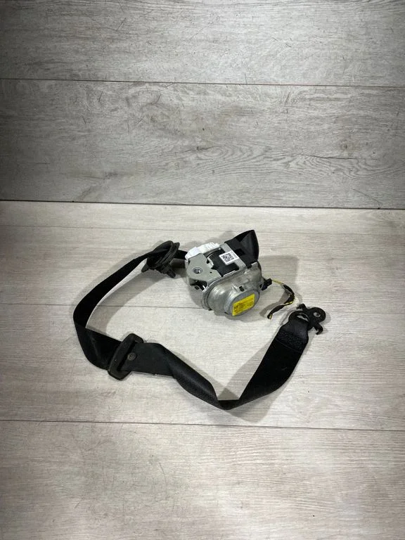 Priekšējā drošības josta S2743006804