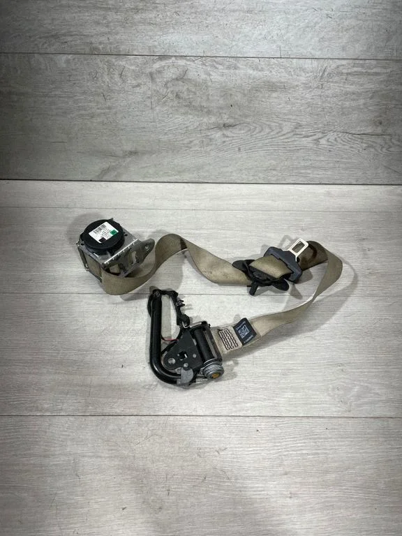 Front seatbelt 610126200