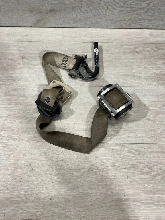 Front seatbelt 610126200