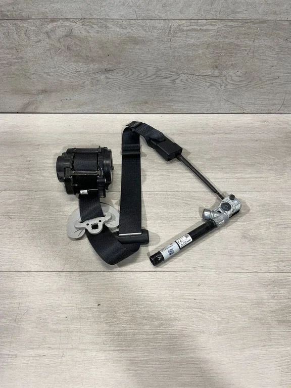 Front seatbelt 1105822C1H – Tesla Model 3 (2017-)