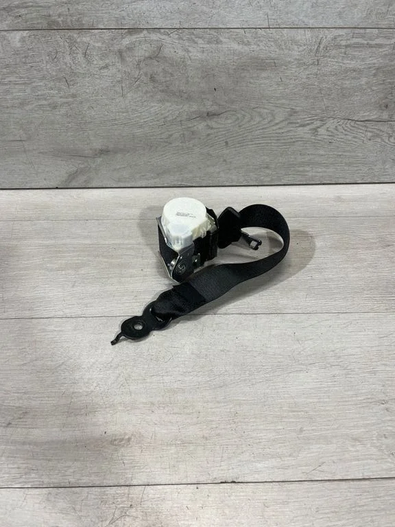Rear seatbelt – BMW 5 Series F10 F11 (2009-2016)