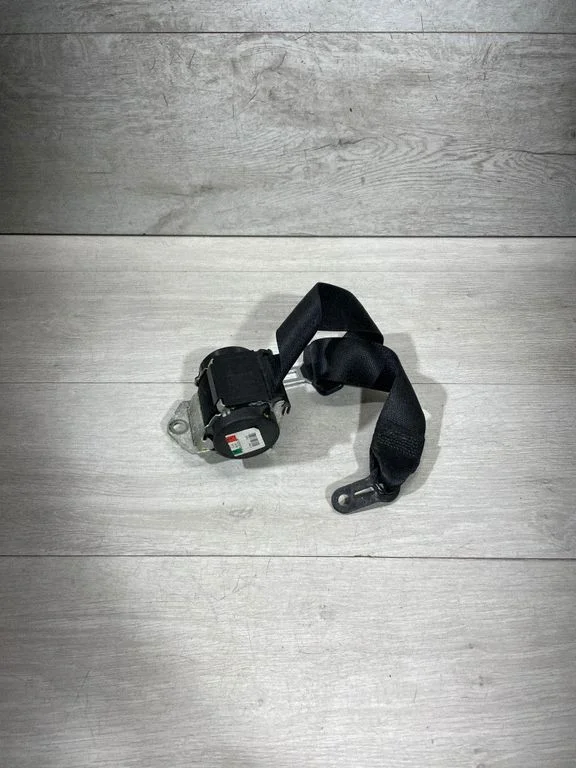 Tagumine turvavöö 607051100e
