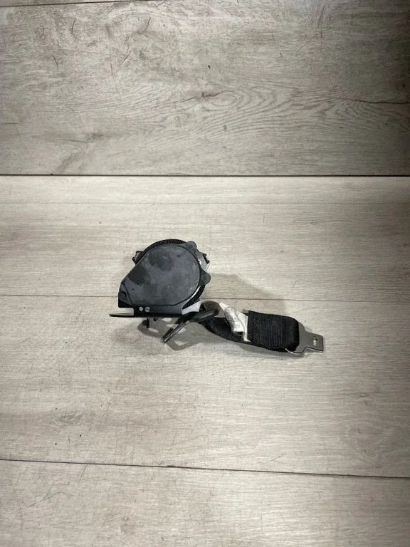 Tagumine turvavöö 606346000c