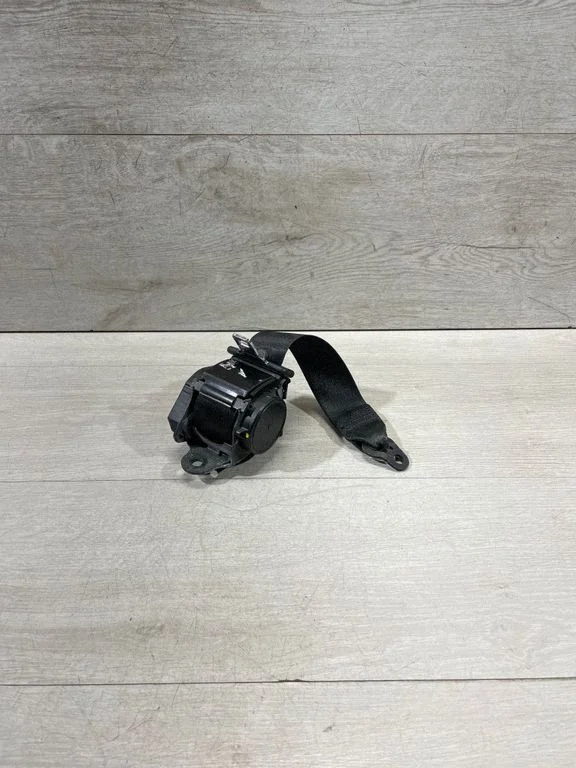 Aizmugurējā drošības josta 7243309