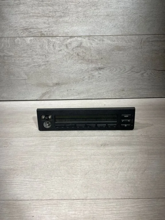 Ekraan / kuvar / väike ekraan 6914588