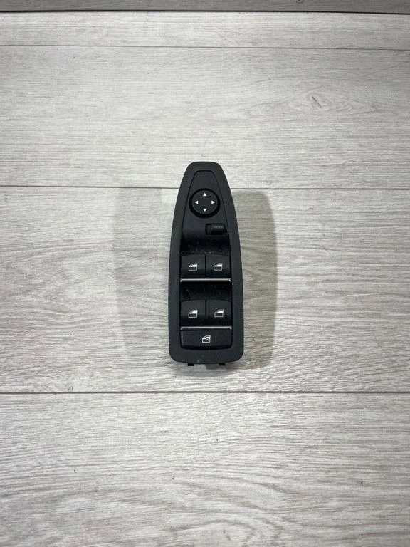 Electric window control switch 9208110