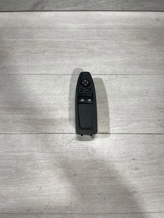 Elektrisko logu slēdzis – BMW 1. sērija F20 F21 (2011-2019)