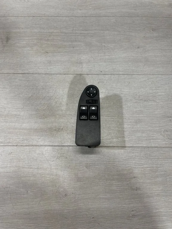 Electric window control switch – BMW 5 Series E39 (1996-2003)