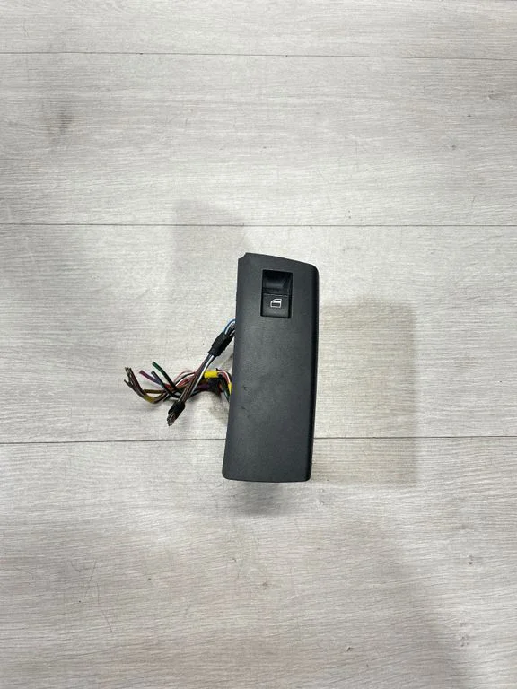 Przełącznik szyb elektrycznych 6952800